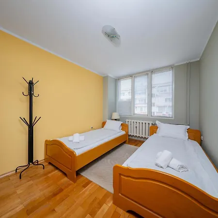 Cozy 2bd With Sunny Balcony By Flаt Mаnаger * ソフィア